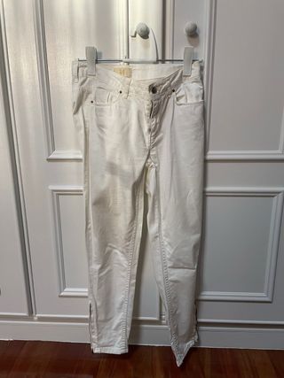 Pantalón pitillo Zara blanco talla 34