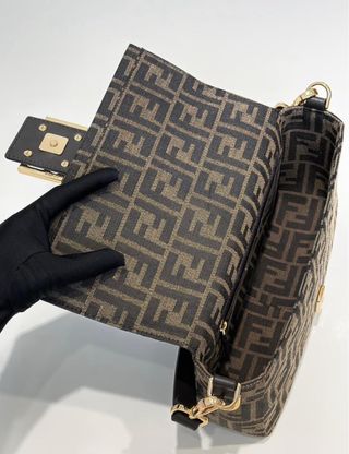 Bolso Fendii Baguette Mediano Marrón