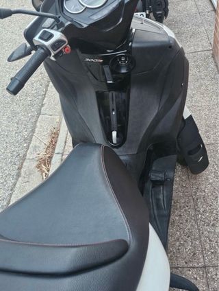 Moto  3 ruedas Piaggio MP3 300 yourban LT