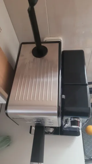 Cafetera Breville Plata y Negra