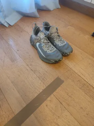 Zapatillas Baloncesto Nike Grises