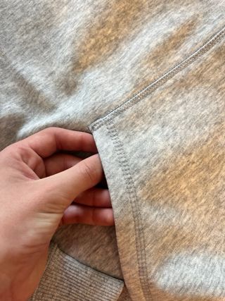 Sudadera Corteiz gris con estampado