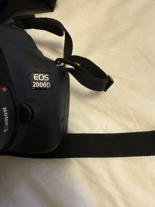 Canon EOS 2000D + Objetivo 75-300mm - NEGOCIABLE