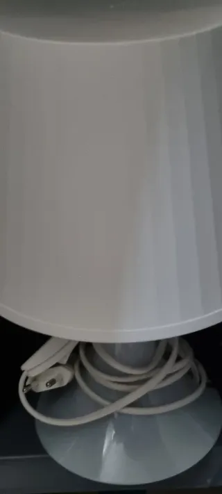 Lámpara de mesita de noche blanca Ikea