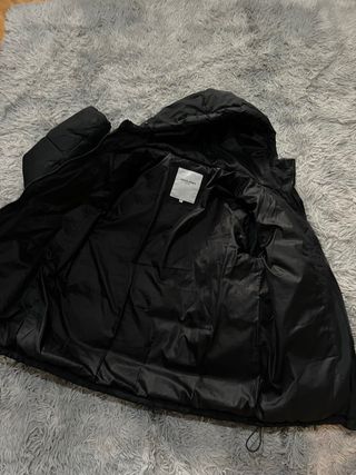 Chaqueta Abrigo Negra con Capucha