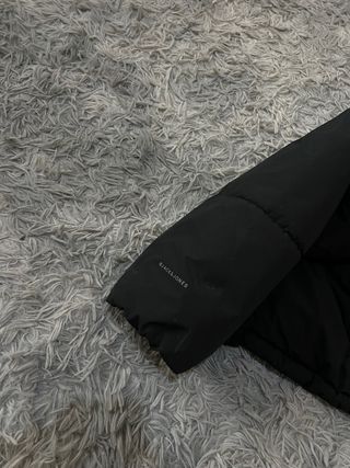 Chaqueta Abrigo Negra con Capucha