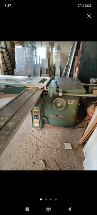 Maquinaria de carpintería y vehiculo