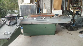 Maquinaria de carpintería y vehiculo