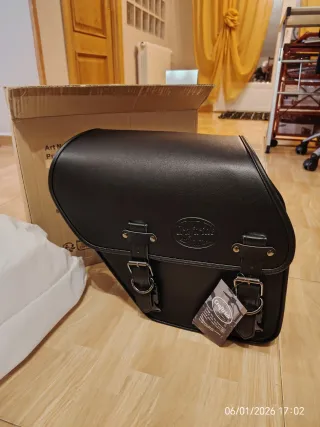 Alforja Honda Rebel Negra Cuero.