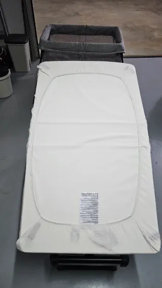 Cuna de Viaje Plegable BabyBjorn + Colchón + Funda