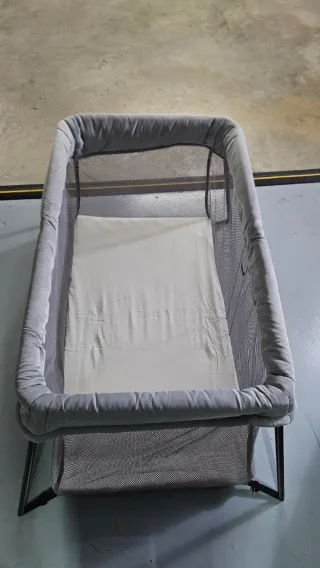 Cuna de Viaje Plegable BabyBjorn + Colchón + Funda