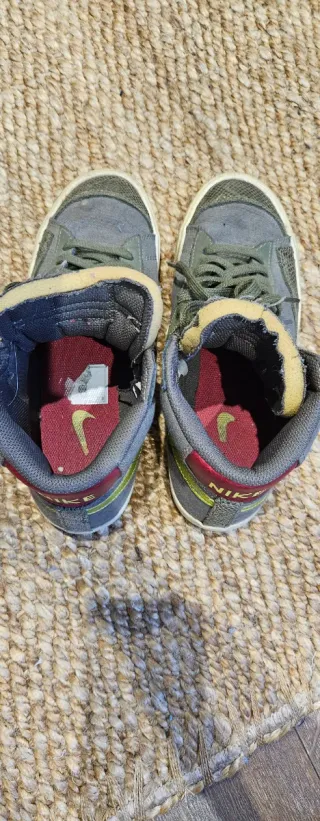 Zapatillas Nike Mid Top Grises y Verdes