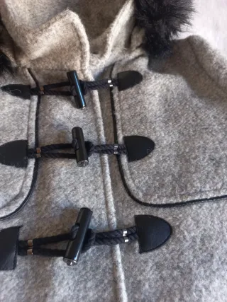 Chaquetón gris mujer con capucha