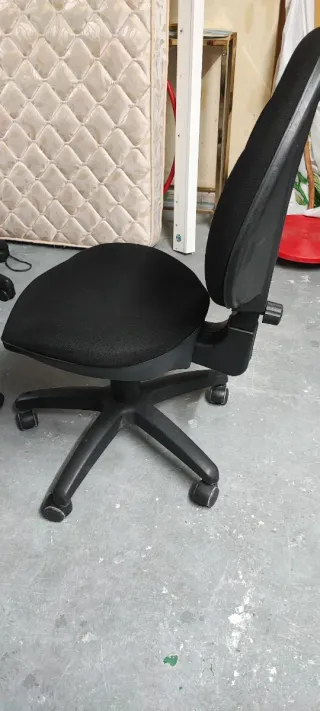 Sillas giratorias de oficina negras