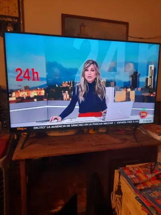 Smart TV Samsung 43 Negra Cristal UHD 4K