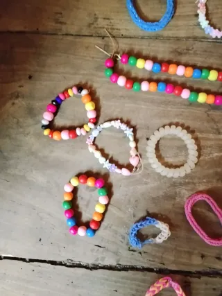 Braccialetti e collane per bambini