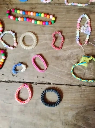 Braccialetti e collane per bambini