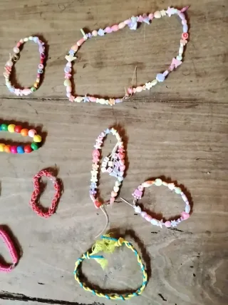 Braccialetti e collane per bambini