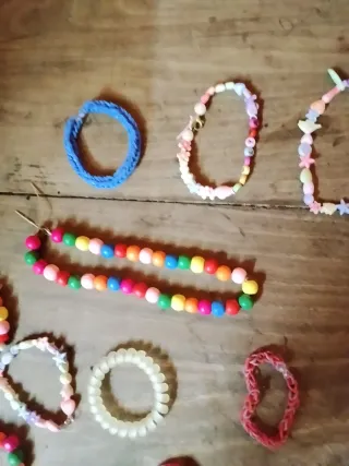 Braccialetti e collane per bambini