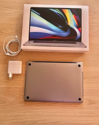 MacBook Pro (16", 2019)