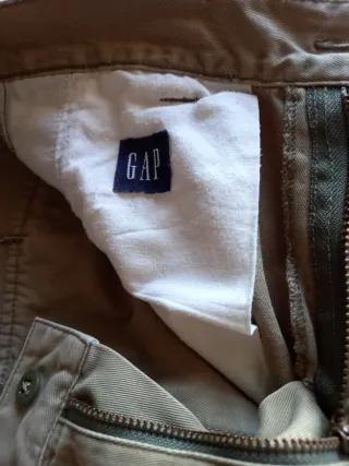 Pantalón verde caqui Gap