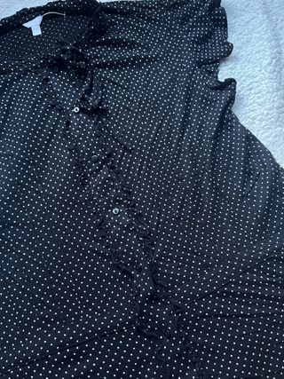 Blusa lunares negra y blanca