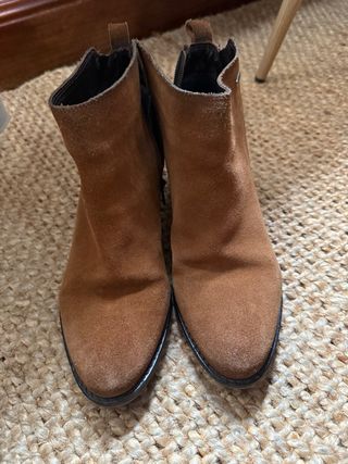 Botines serraje ante tacón bajo