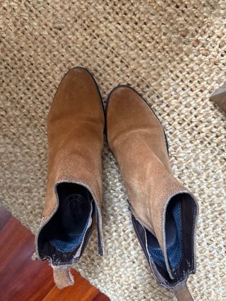 Botines serraje ante tacón bajo