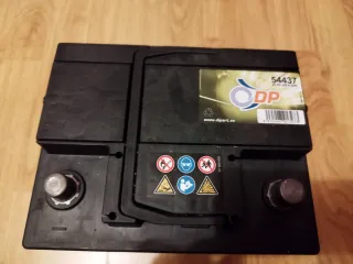 Batería Coche 44Ah DCHA