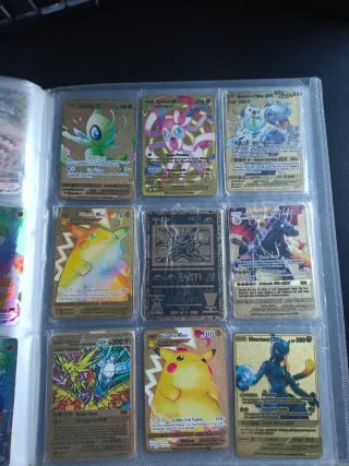 Álbum de cartas Pokémon con más de 350