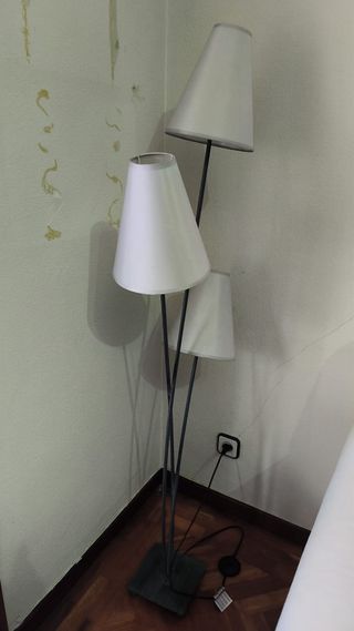 Lámpara de pie moderna