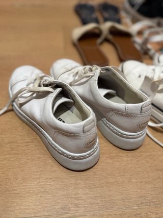 Lote 11 pares: Zapatillas y Sandalias T. 36/37