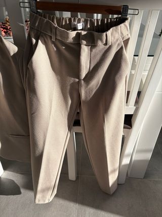 Traje de vestir Zara niño beige T.13-14