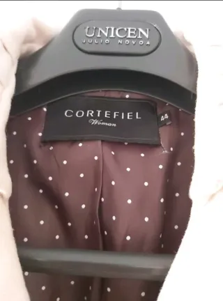 Abrigo corto beige Talla 44