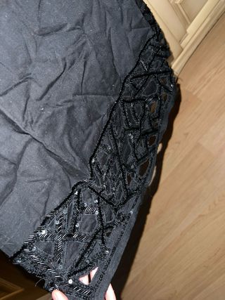 Vestido negro con pedrería