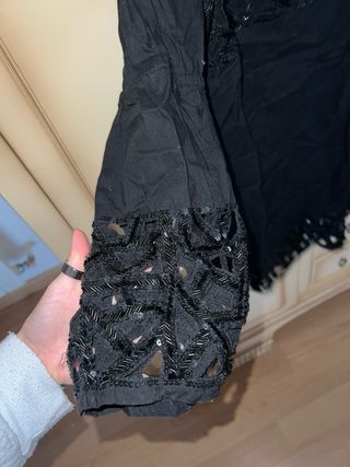 Vestido negro con pedrería