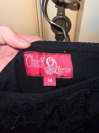 Vestido negro con pedrería