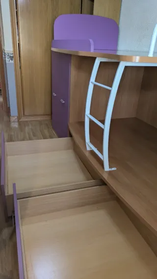 Litera juvenil con armario y cajoneras