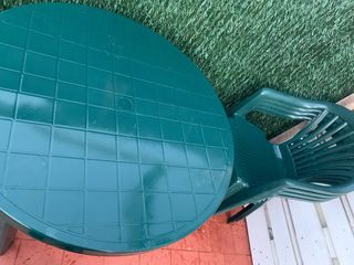 Mesa y 4 Sillas de Jardín Plástico Verde