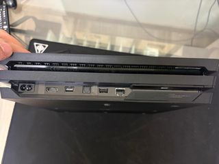 PS4 Pro 1TB + 3 Juegos