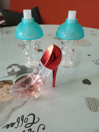 3 Tarritos Vacíos Perfume Tacón y Lámpara