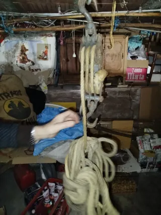 Polea triple antigua de metal/hierro