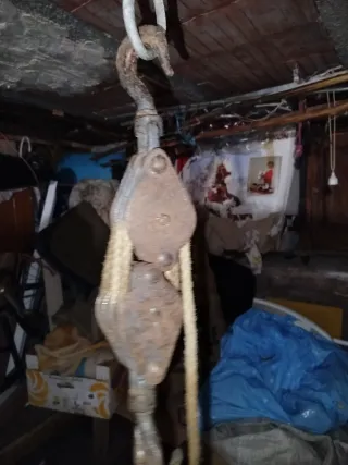 Polea triple antigua de metal/hierro