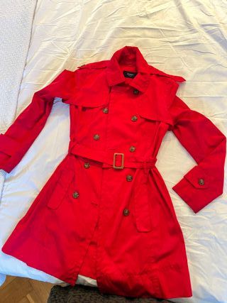 Gabardina roja Mango