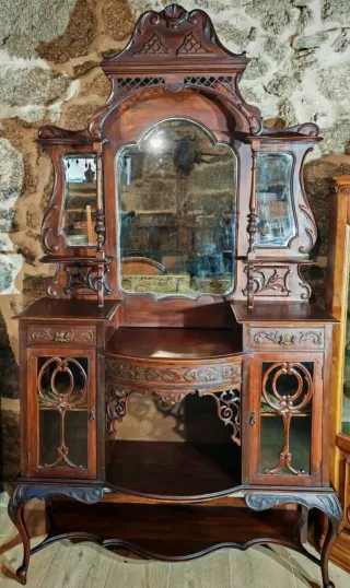 Mueble antiguo madera tallada con espejo