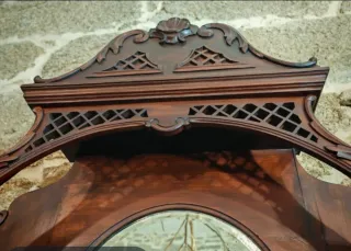 Mueble antiguo madera tallada con espejo