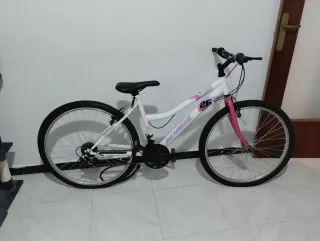 Bicicleta de montaña 26 blanca y rosa
