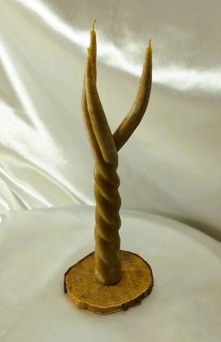 Candela a torciglione a 3 stoppini su base legno