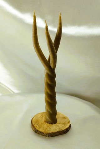 Candela a torciglione a 3 stoppini su base legno