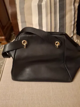 Bolso de piel azul marino oscuro
